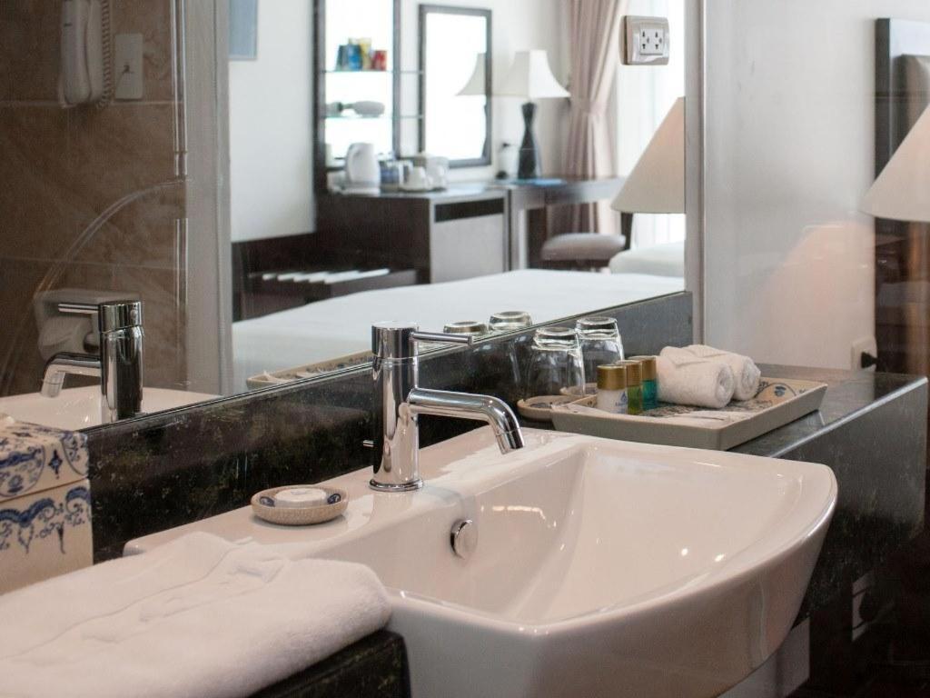 Legendsea Hotel На Транг Екстериор снимка
